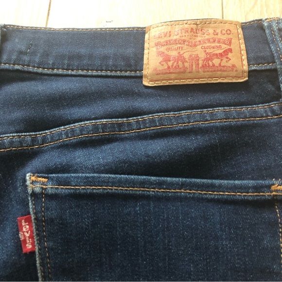 Levi’s Shaping Straight 314 Jeans in Dark Wash Size 29 - Picture 7 of 16